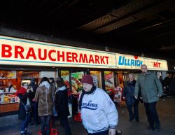 verbrauchermarkt-ullrich-am-bahnhof-zoo_11893005906_o